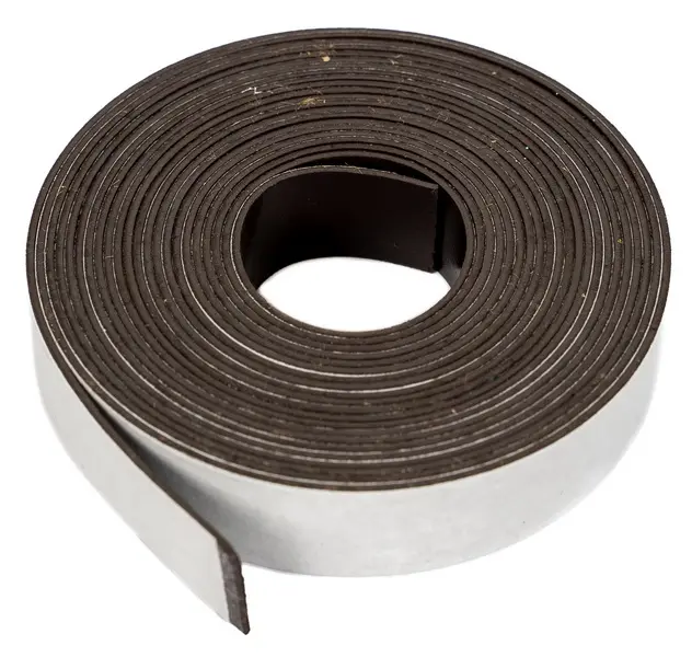 Páska magnetická 12,7 mm x 3 m samolepicí