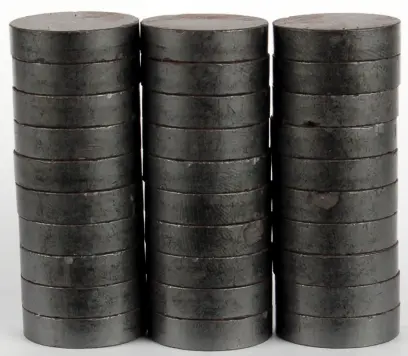 Magnety 20 mm 30 ks černé