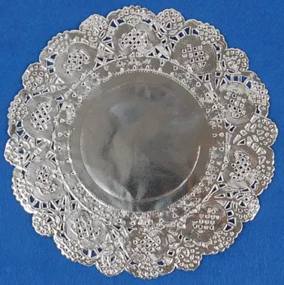 Krajka kulatá 11 cm stříbrná