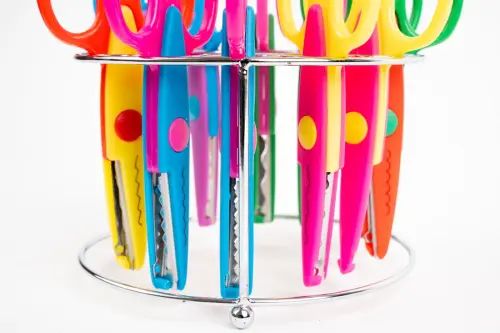 Nůžky dekorační stojan 12 ks